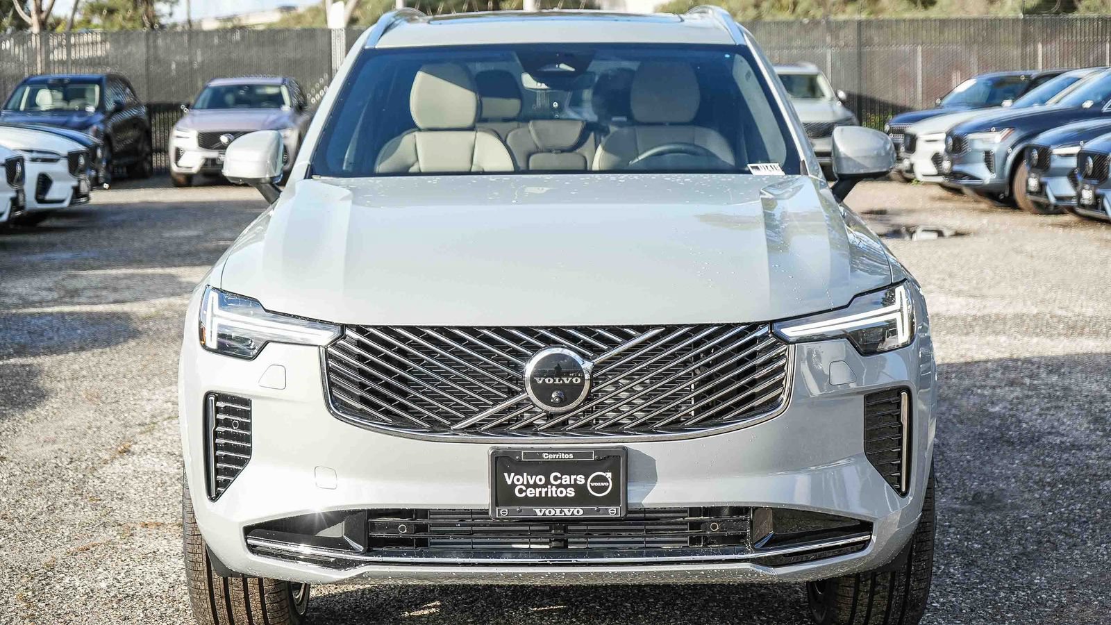 New 2026 Volvo XC90 T8 Plus w/ Protection Package Premier AWD/4WD image 2