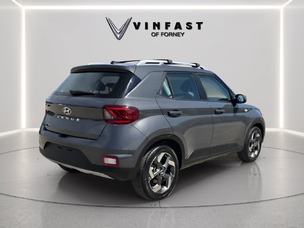 Used 2023 Hyundai Venue SEL w/ Cargo Package FWD image 7