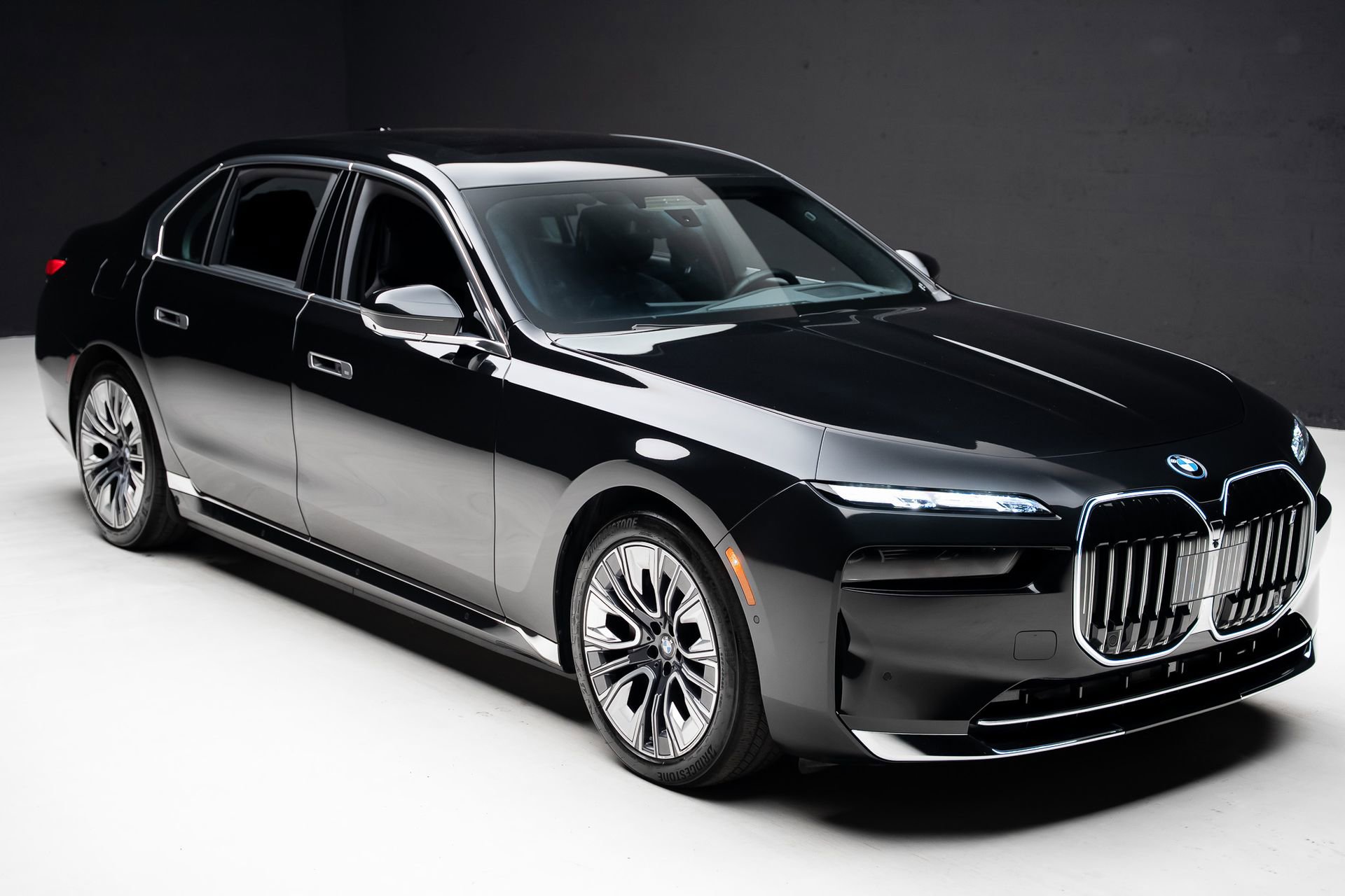 Used 2024 BMW i7 xDrive60 w/ Executive Package image 41