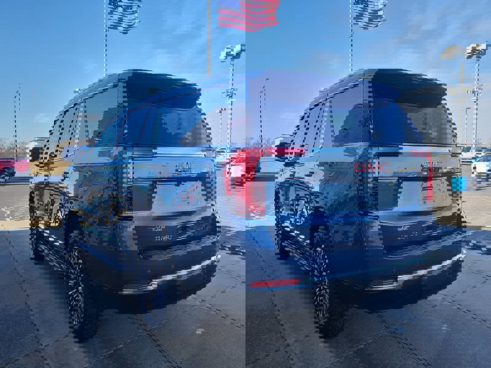 Used 2025 GMC Yukon Elevation image 3