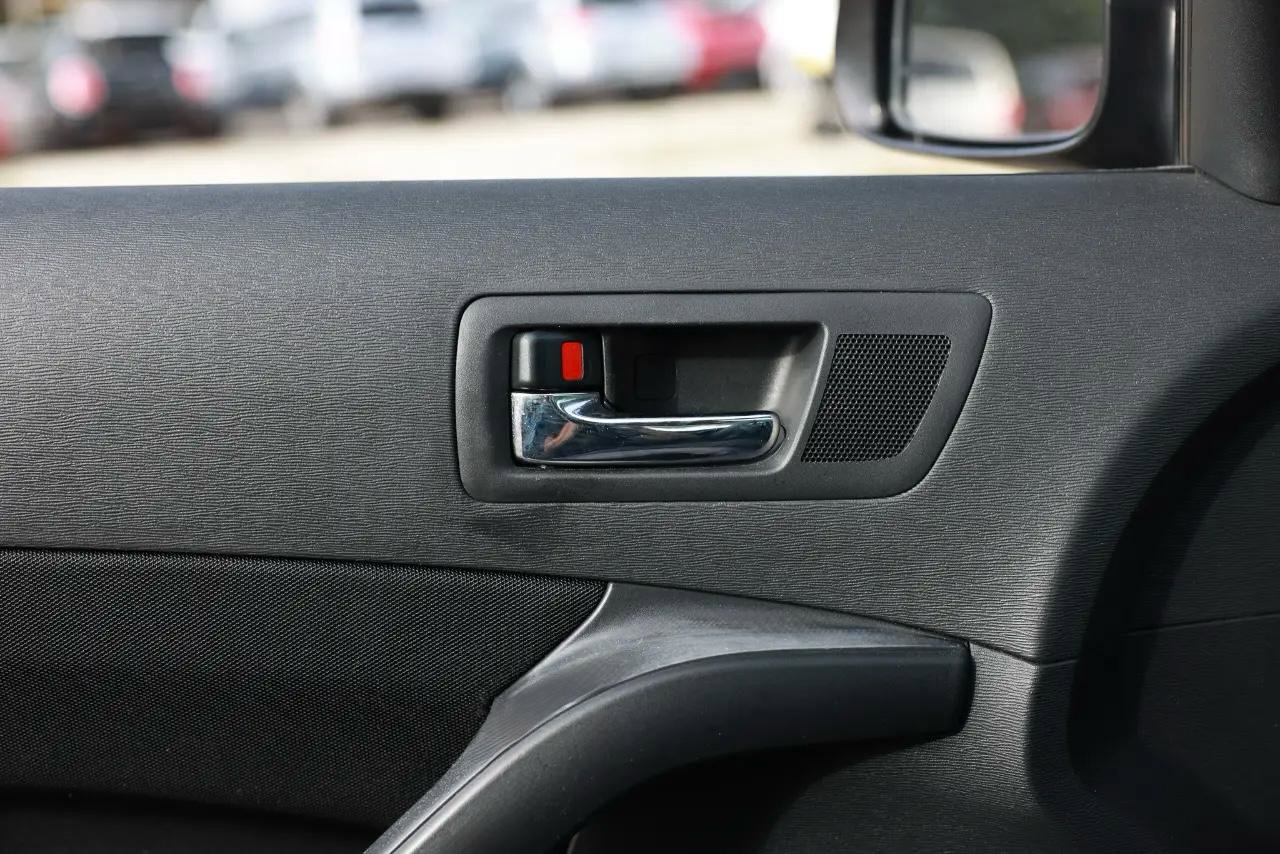 Used 2007 Scion tC Spec image 39