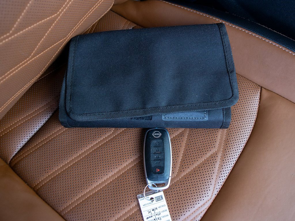 Used 2024 Nissan Pathfinder Platinum image 43