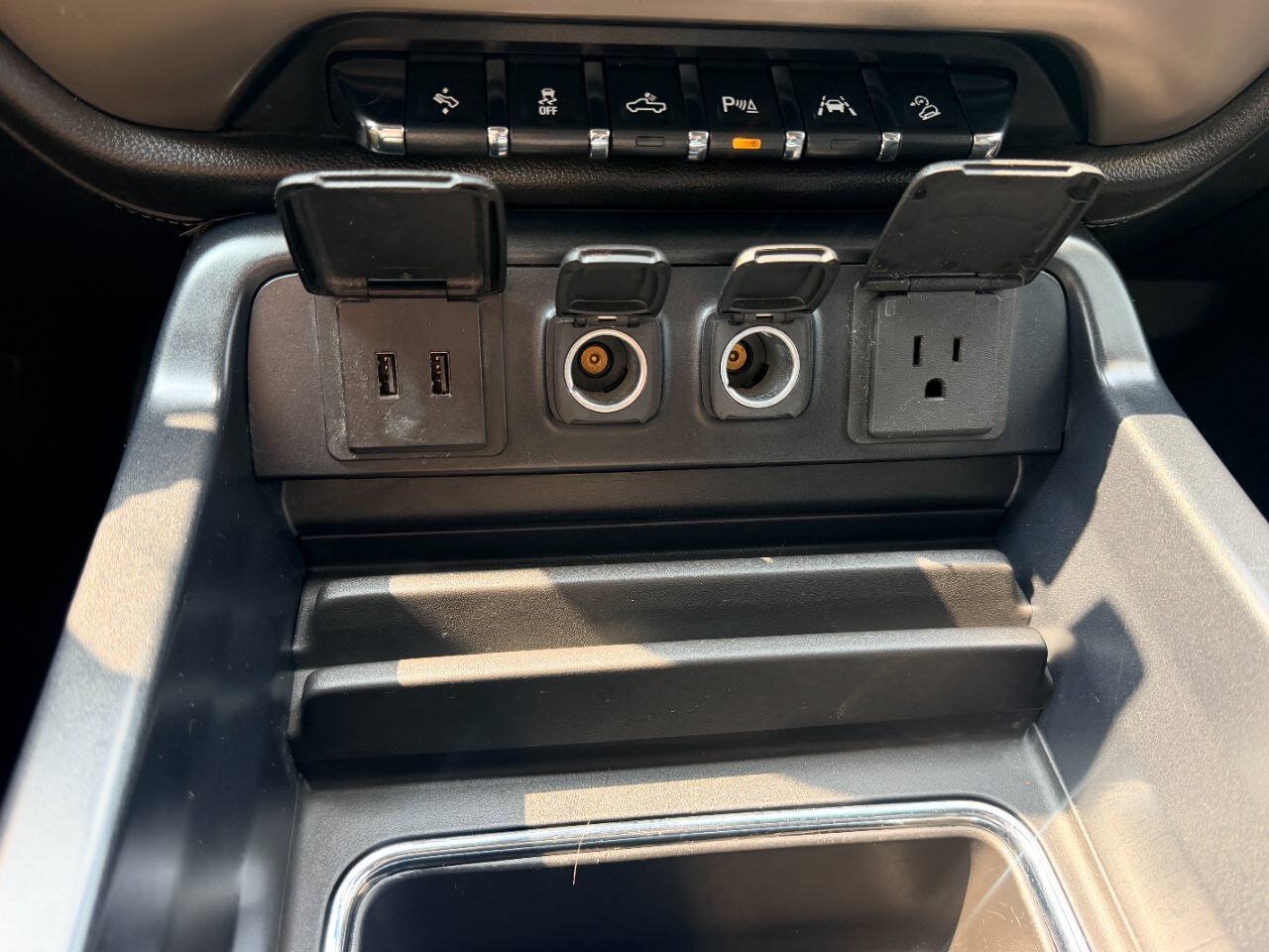 Used 2018 GMC Sierra 1500 Denali AWD/4WD image 35