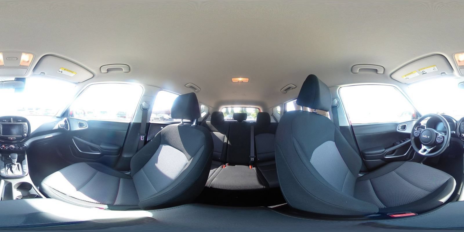 Used 2025 Kia Soul LX w/ LX Technology Package FWD image 40