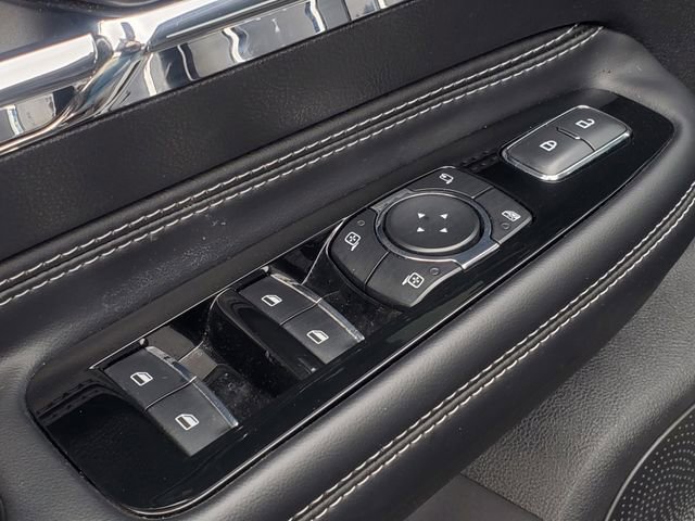 Used 2024 Lincoln Corsair AWD w/ Equipment Group 101A image 9