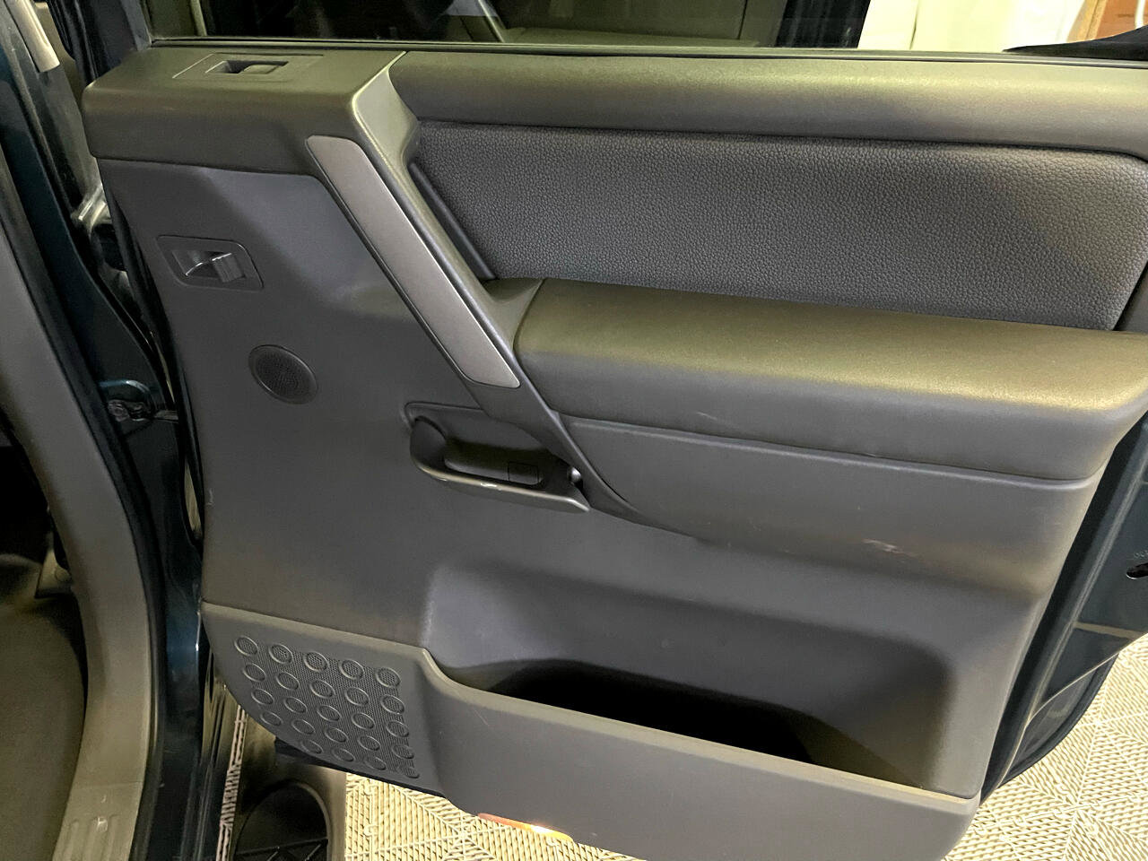 Used 2006 Nissan Titan LE w/ (R02) LE Off-Road Pkg image 15