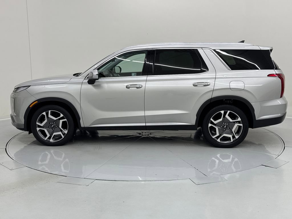 Used 2024 Hyundai Palisade SEL w/ Premium Package image 2