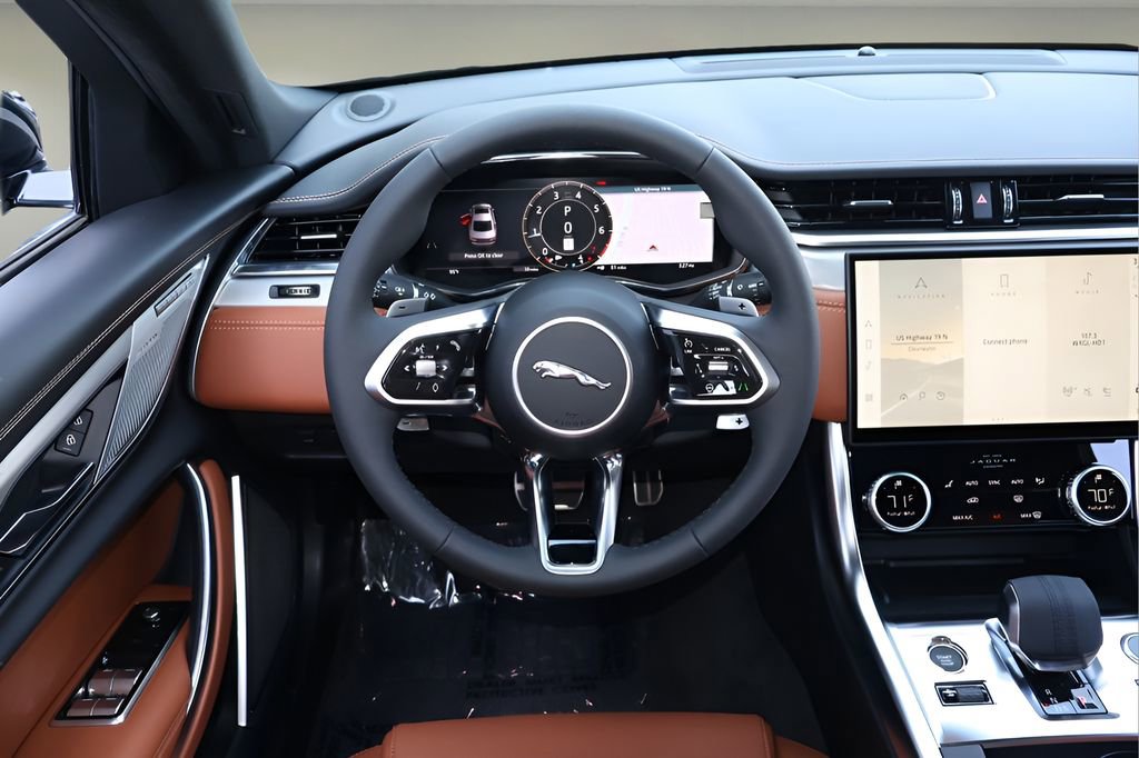 New 2024 Jaguar XF R-Dynamic SE AWD/4WD image 15