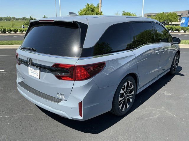 Used 2025 Honda Odyssey Elite image 3
