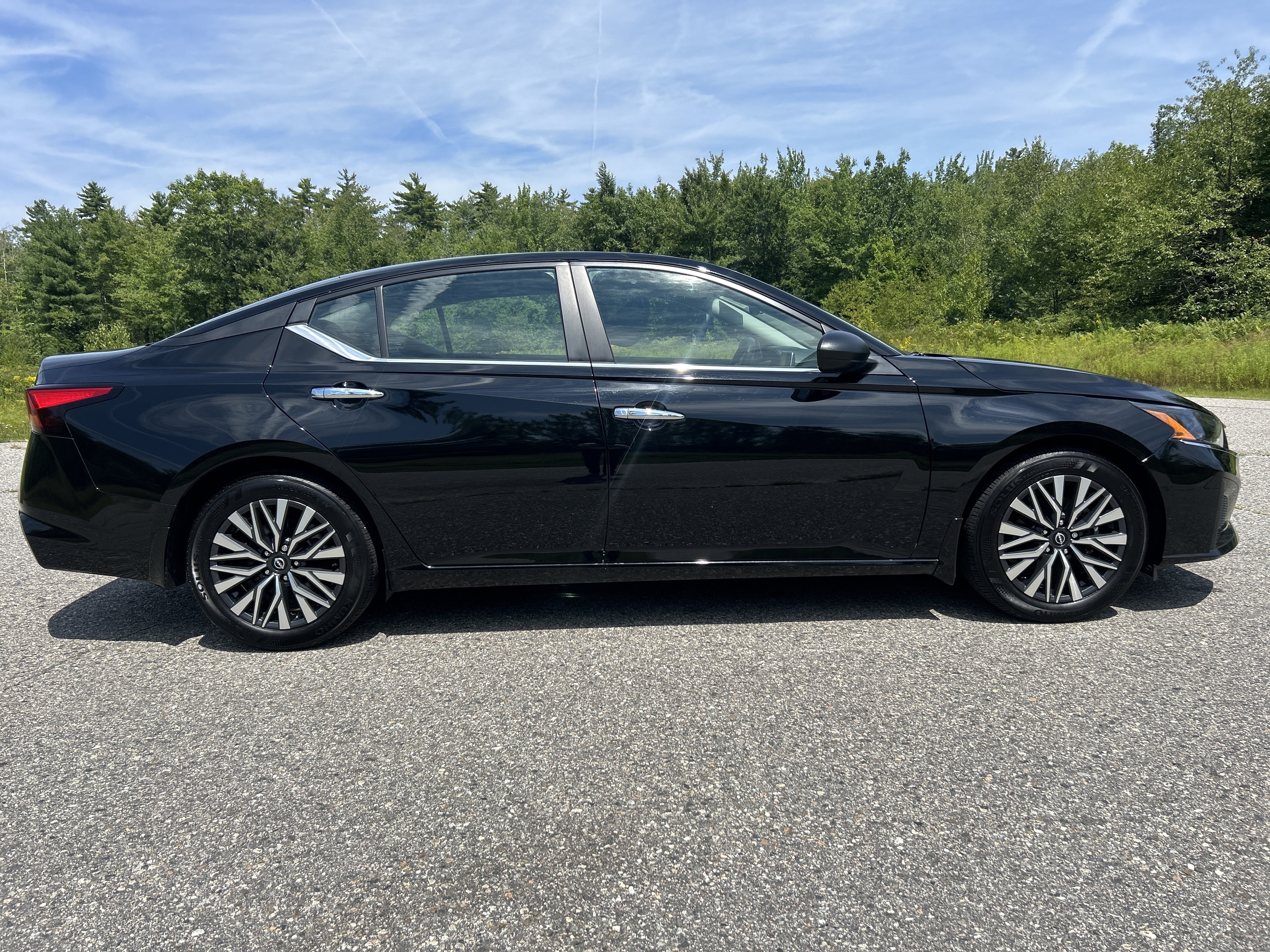 Certified 2025 Nissan Altima 2.5 SV FWD image 4