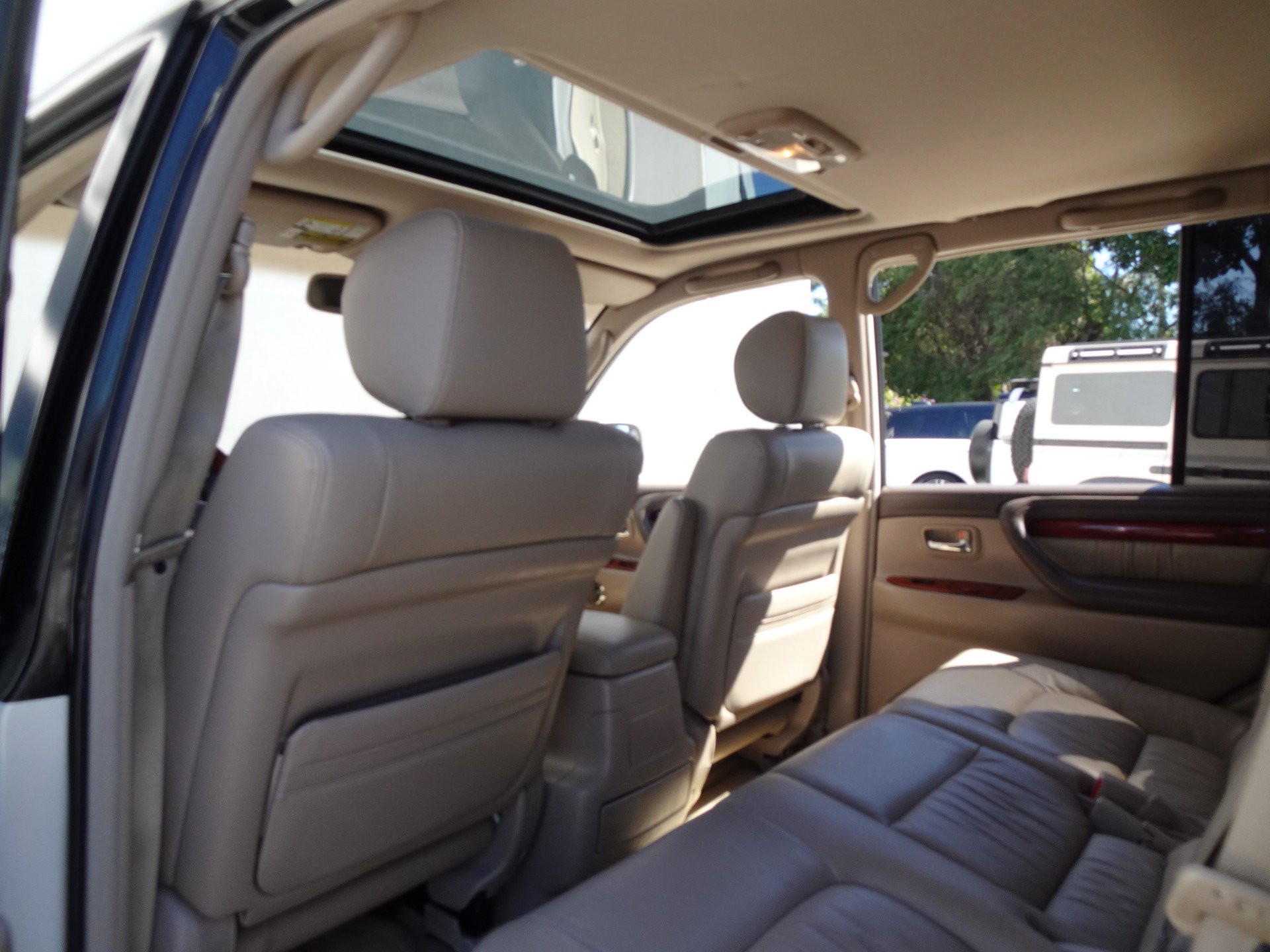 Used 2001 Lexus LX 470 4WD image 13