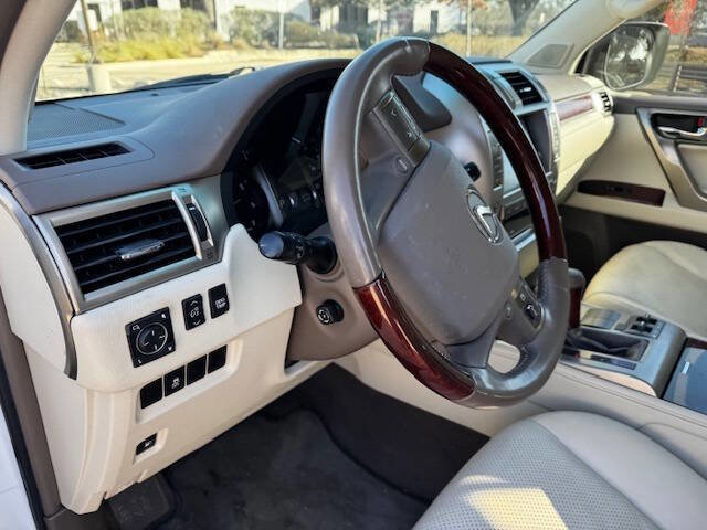 Used 2010 Lexus GX 460 image 36