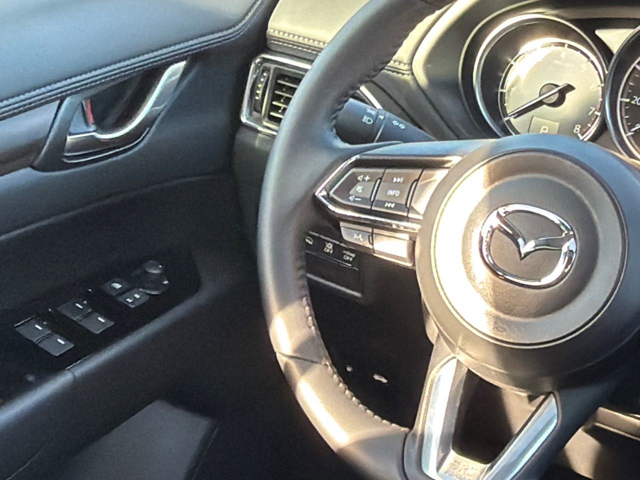 New 2025 MAZDA CX-5 AWD 2.5 S w/ Select Package image 19