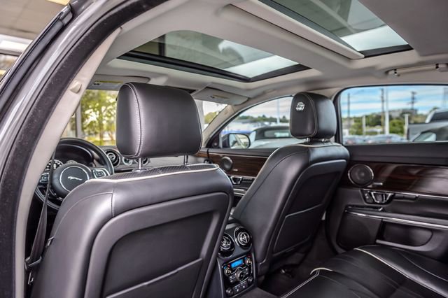 Used 2019 Jaguar XJ R-Sport image 40