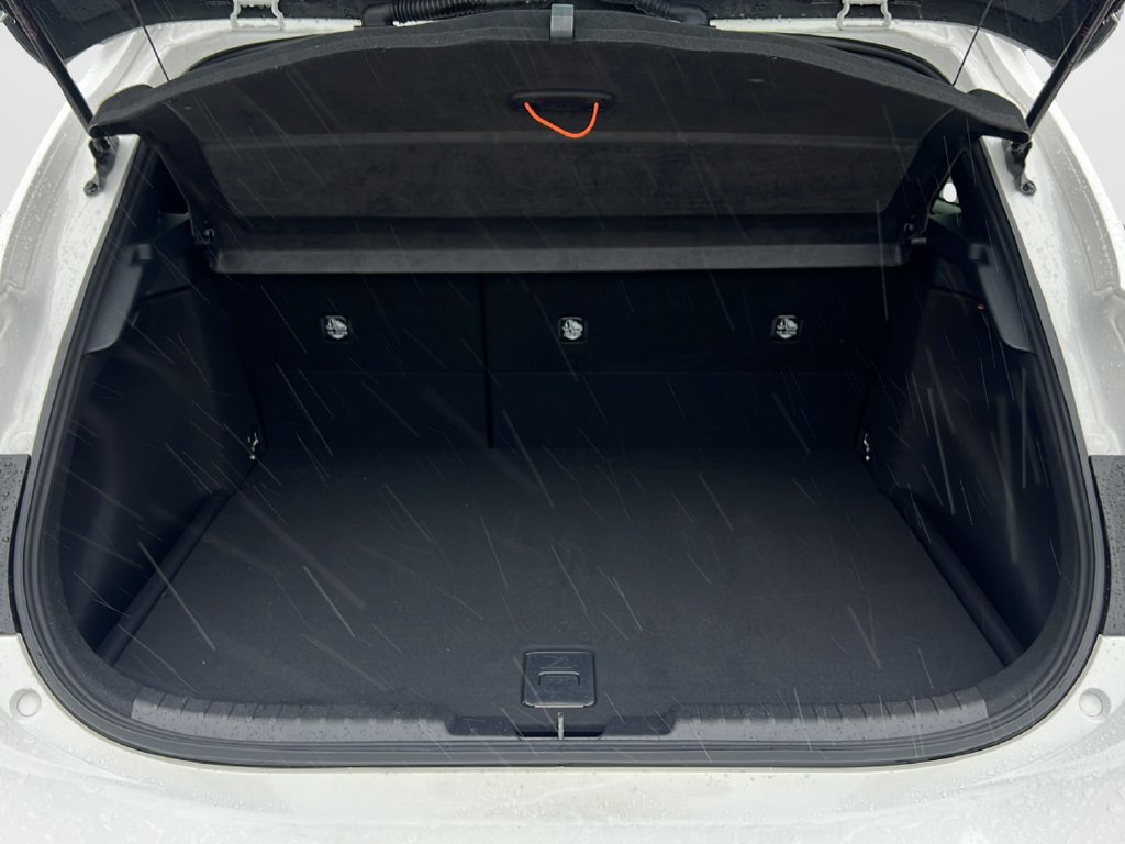 Used 2026 Toyota Corolla SE FWD image 9