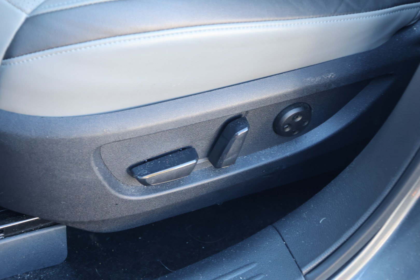 Used 2024 INFINITI QX50 Luxe FWD image 32