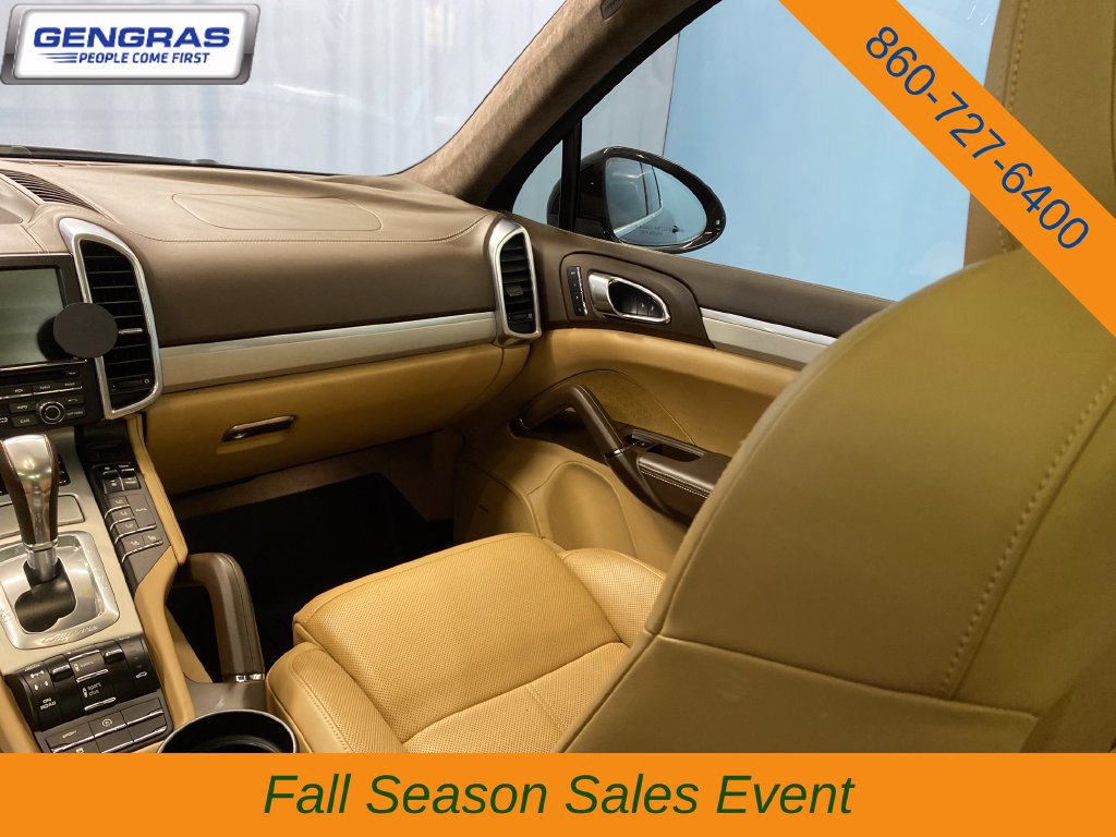 Used 2015 Porsche Cayenne Turbo AWD/4WD image 29