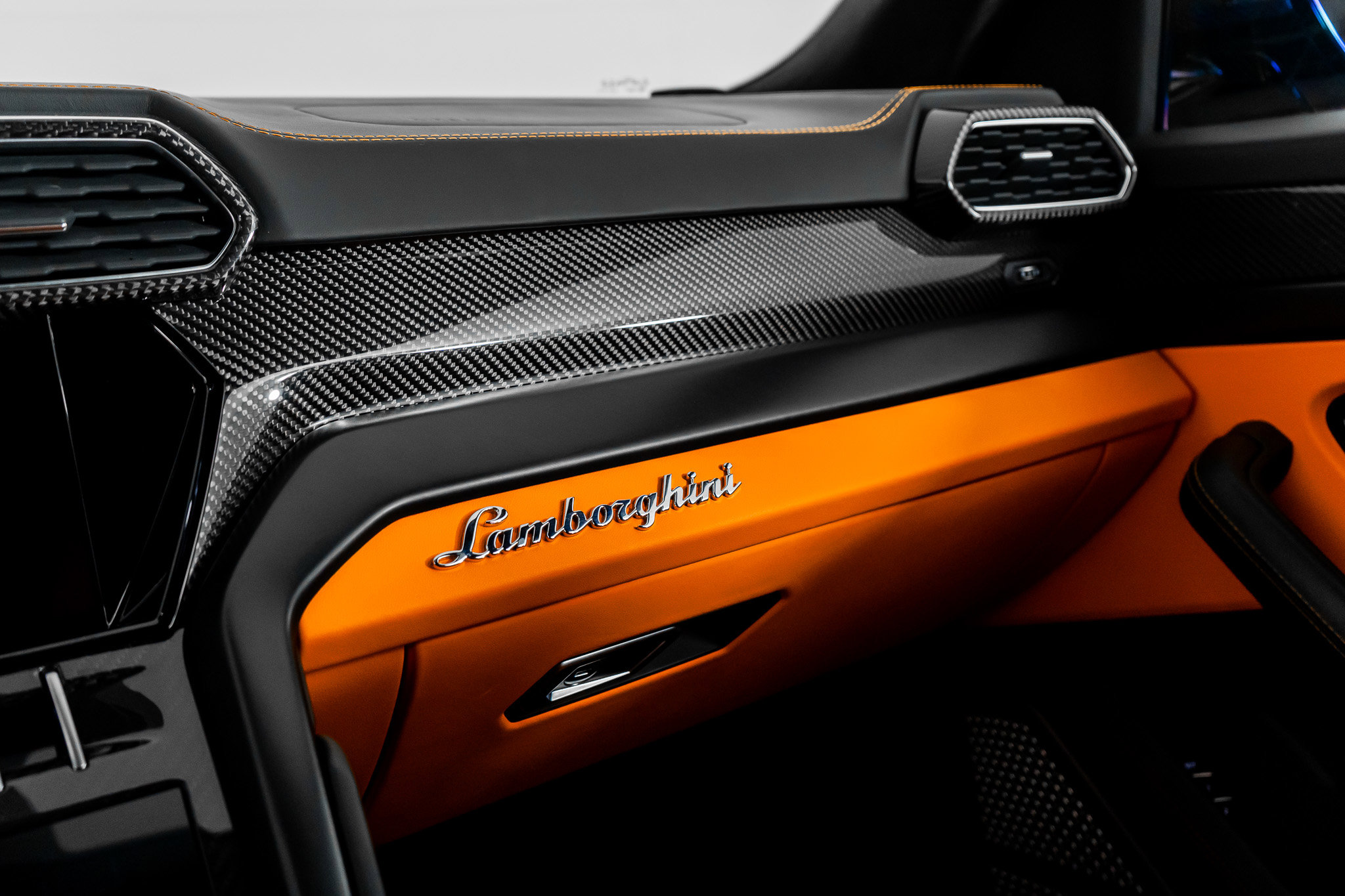 Used 2022 Lamborghini Urus image 43