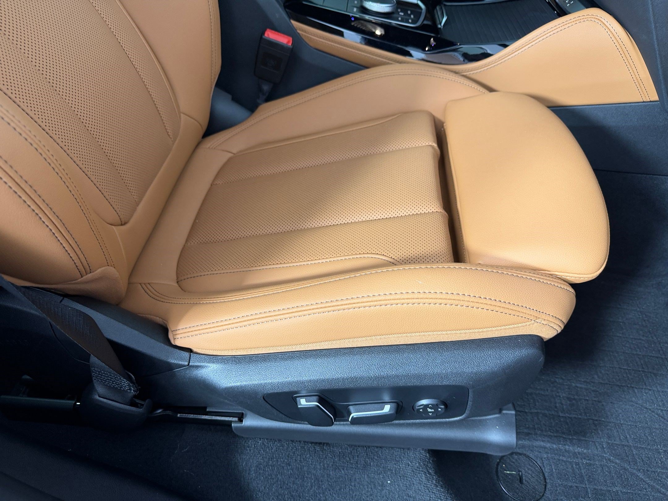 Used 2024 BMW X4 xDrive30i w/ Premium Package AWD/4WD image 34