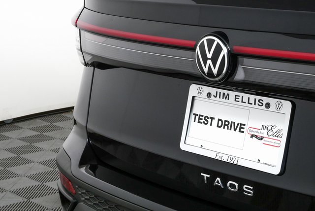 New 2026 Volkswagen Taos S image 32