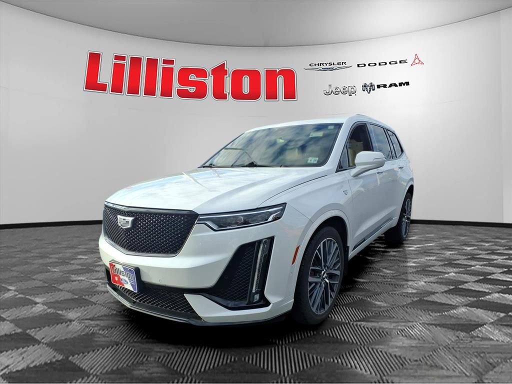 Used 2023 Cadillac XT6 Sport w/ Technology Package image 8