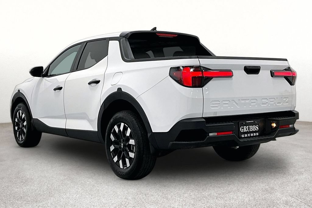 Used 2025 Hyundai Santa Cruz SE FWD image 15