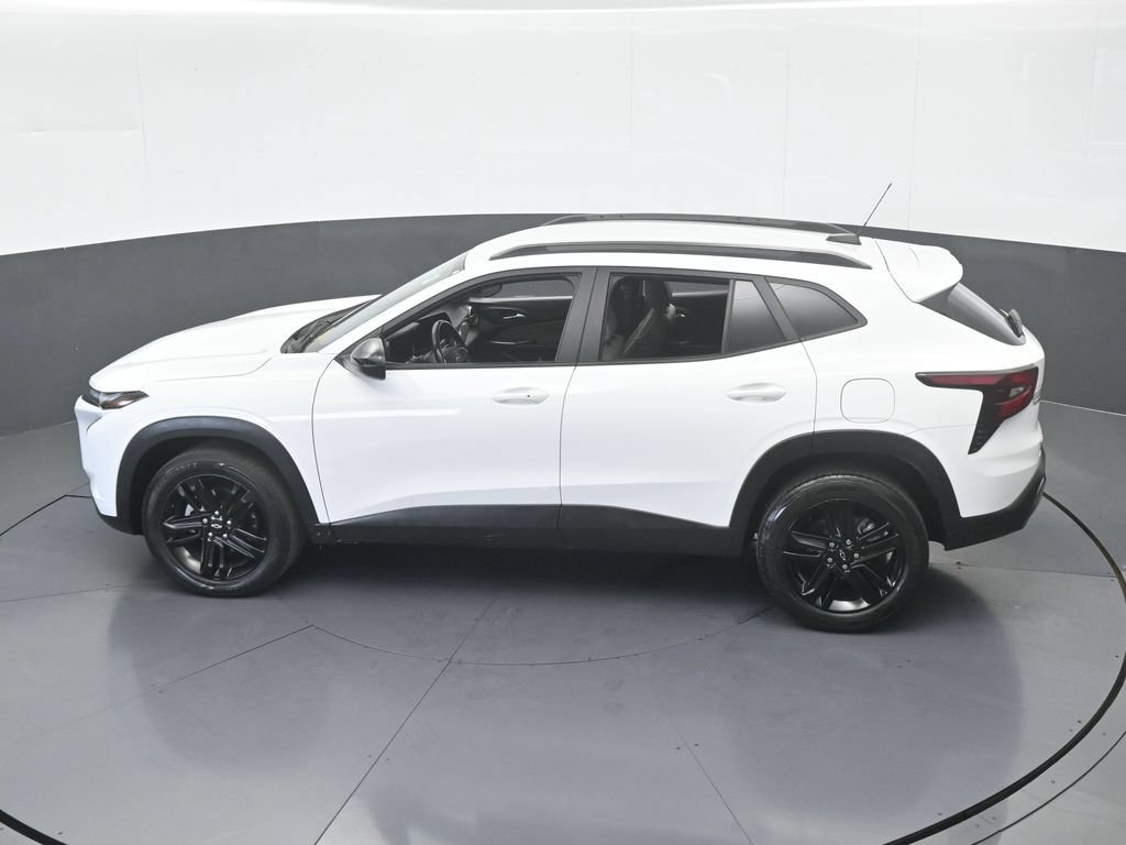 Used 2025 Chevrolet Trax ACTIV FWD image 46