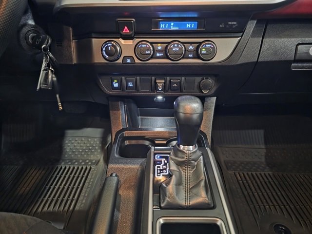 Used 2022 Toyota Tacoma SR5 w/ Technology Package image 20