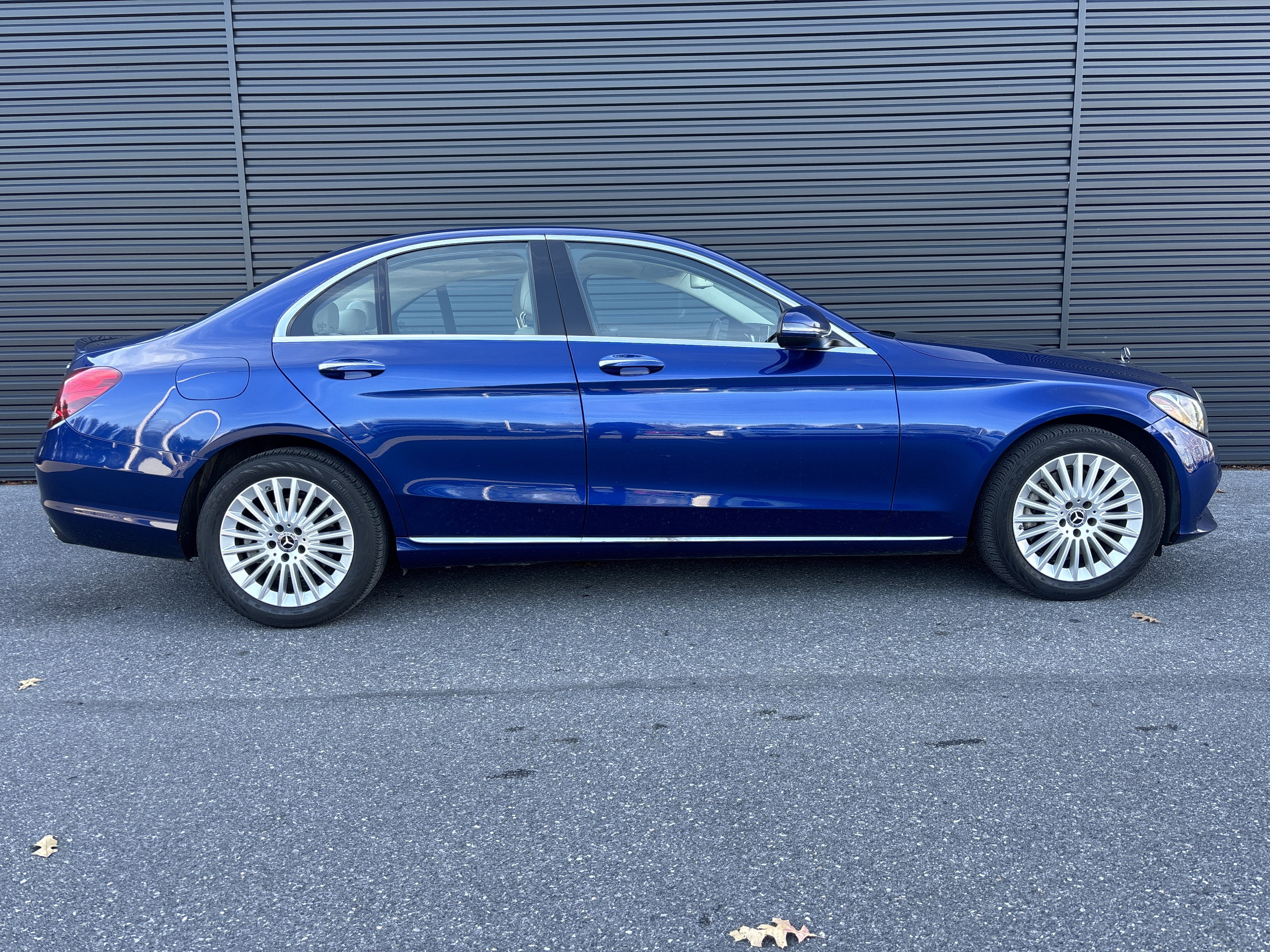 Used 2017 Mercedes-Benz C 300 4MATIC Sedan image 4