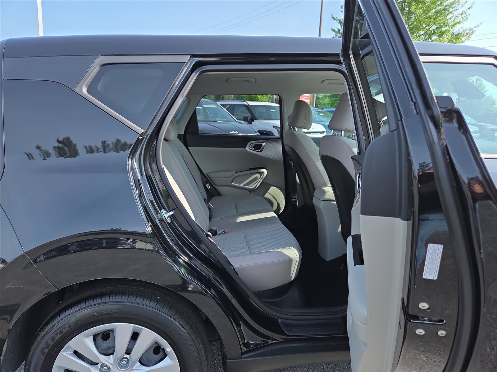 Certified 2024 Kia Soul LX FWD image 30