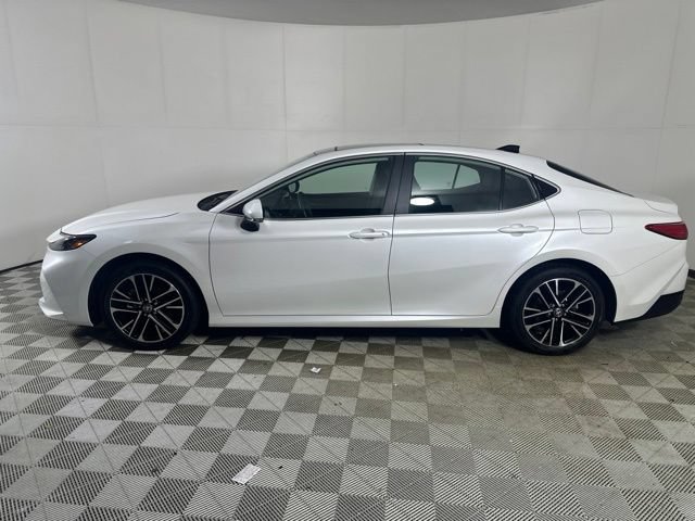 Used 2025 Toyota Camry XLE w/ Premium Plus Package AWD/4WD image 4