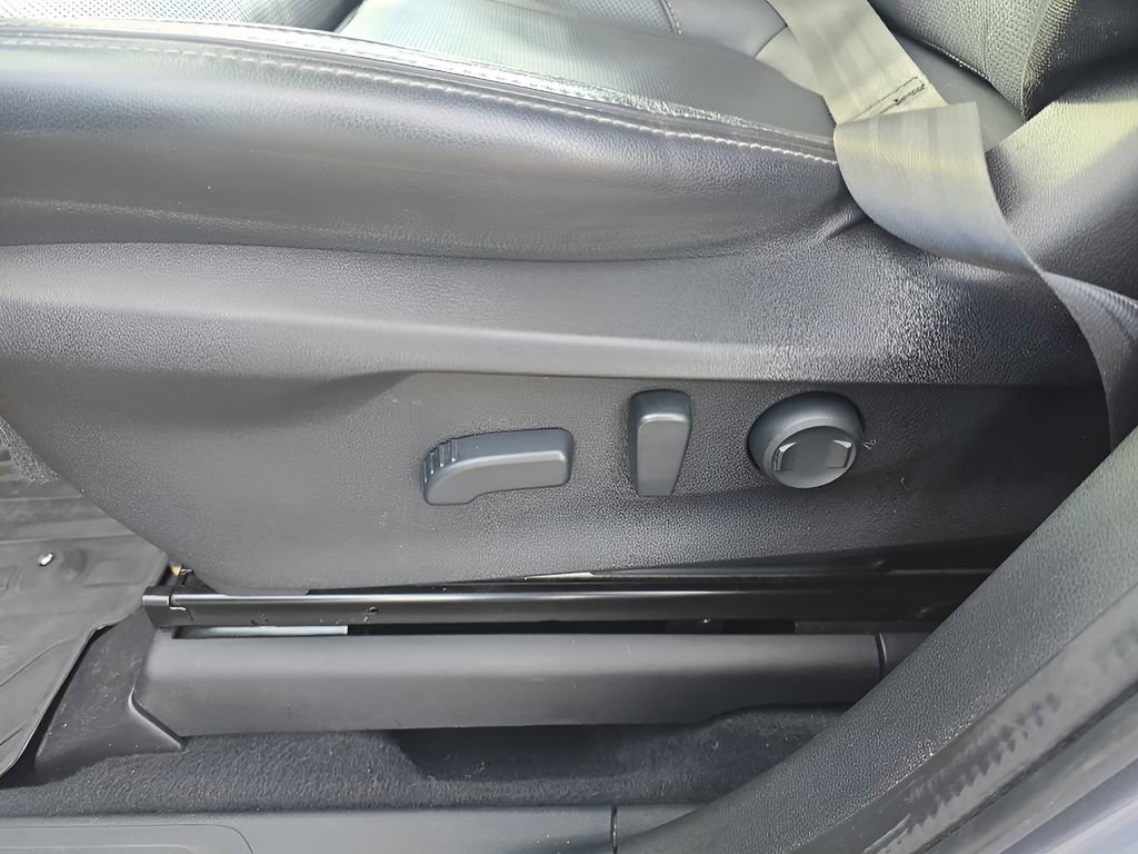 Used 2022 Subaru Ascent Touring image 16