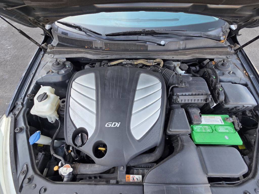 Used 2014 Kia Cadenza Premium w/ Technology Package image 14