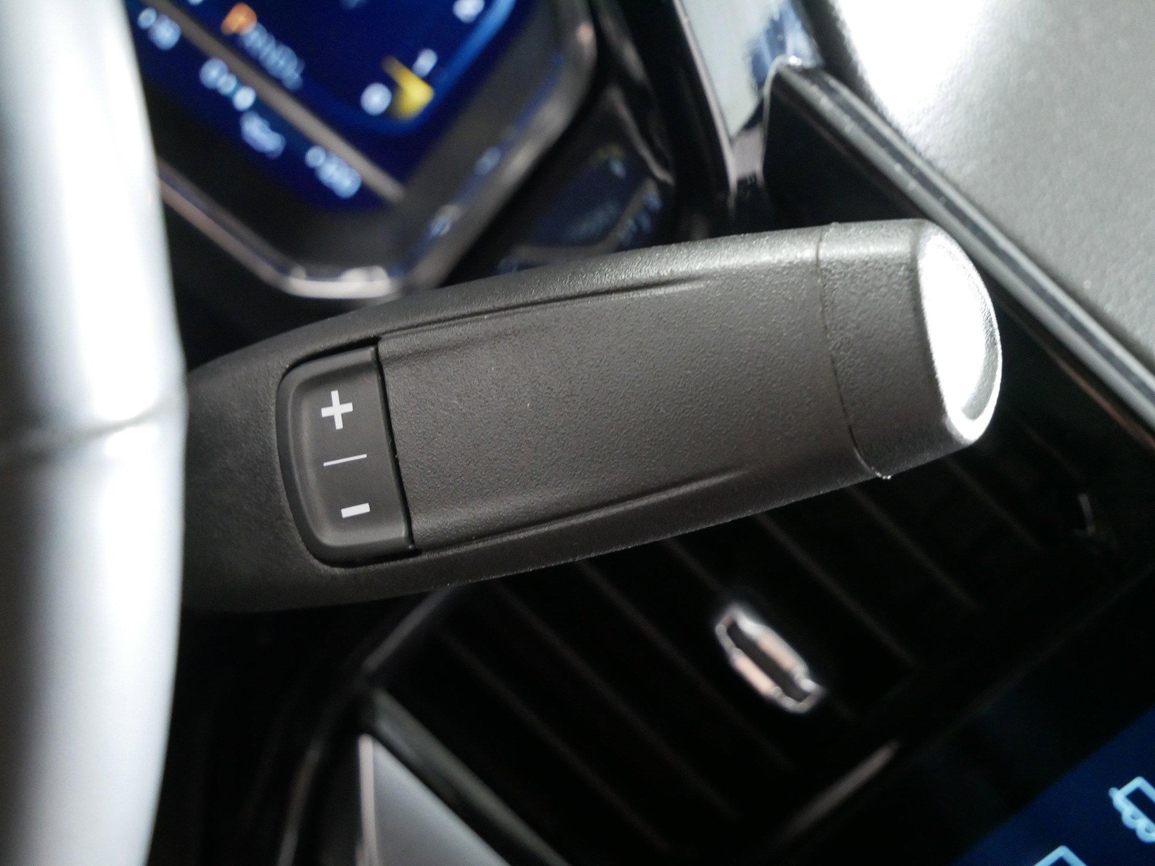 Used 2023 Chevrolet Silverado 1500 LT image 24