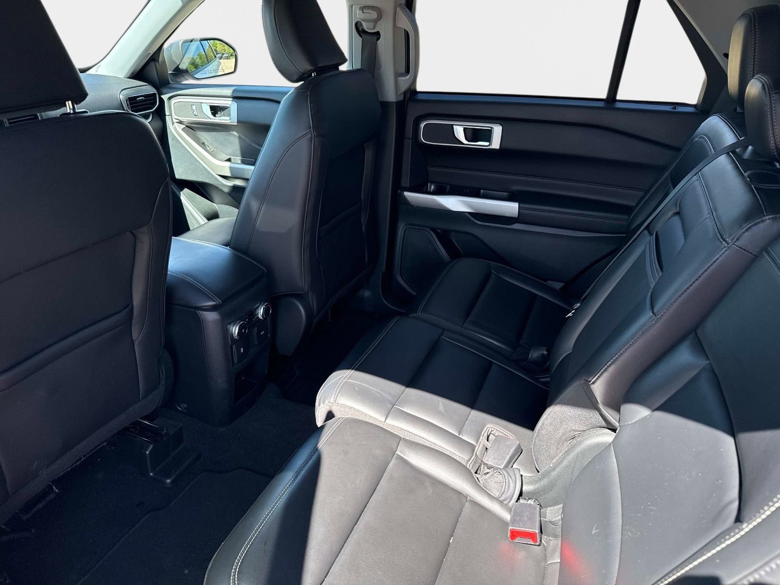 Used 2021 Ford Explorer XLT w/ Equipment Group 202A image 17