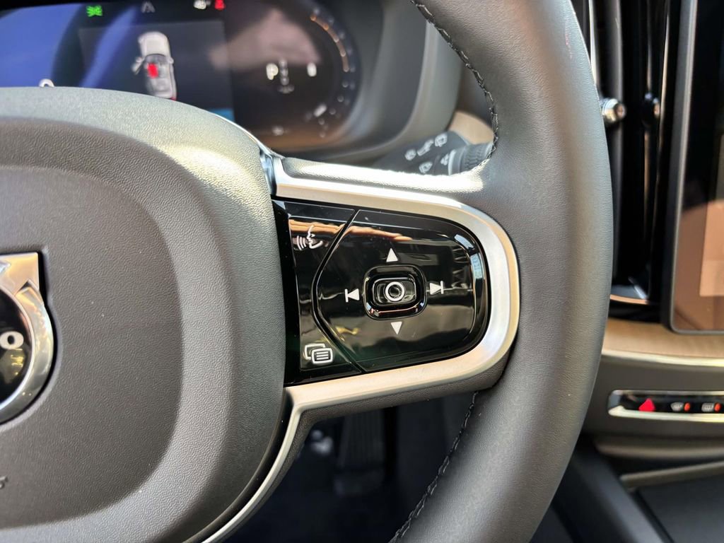 New 2026 Volvo XC60 B5 Plus w/ Protection Package Premier image 17