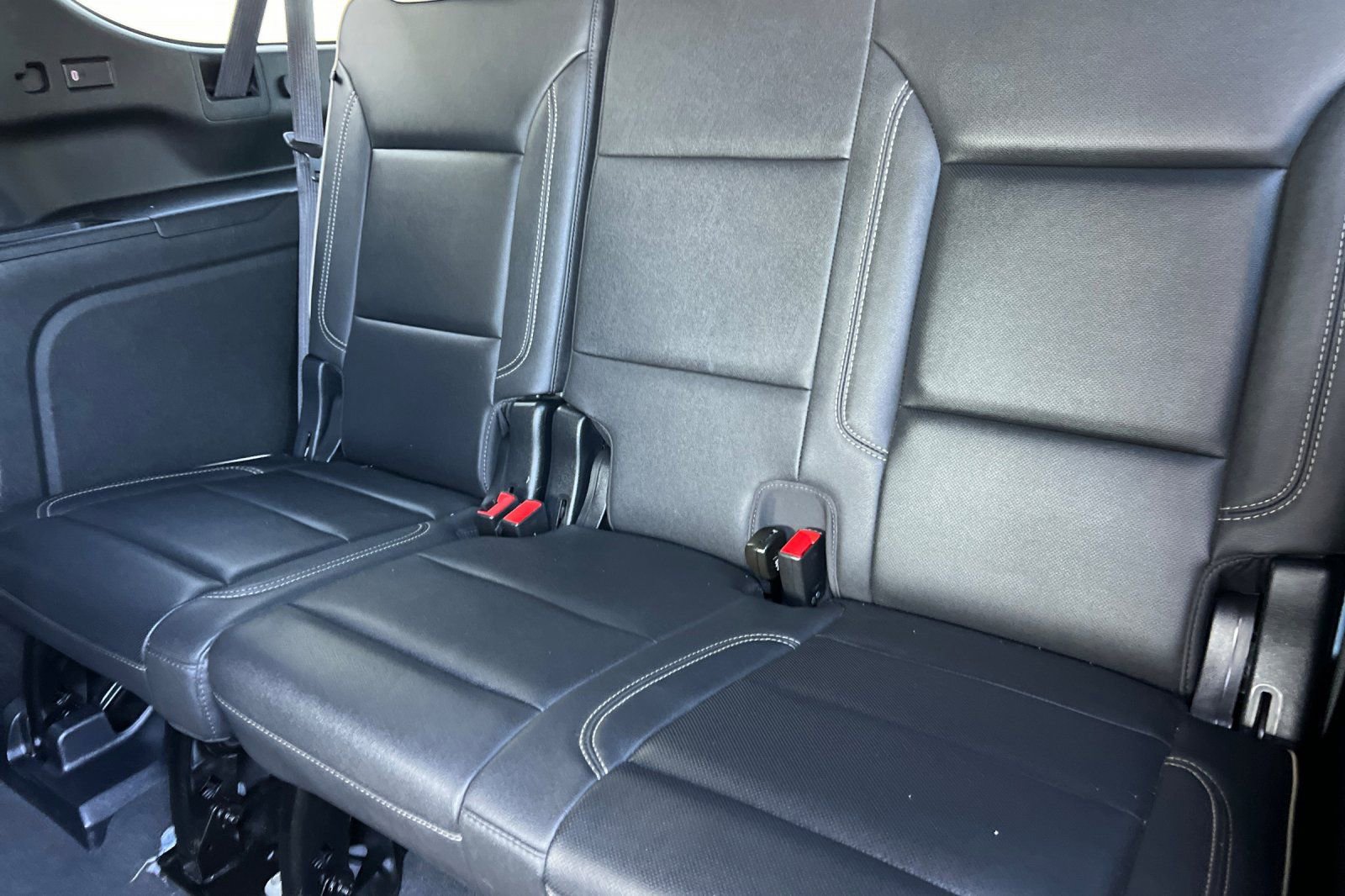 Used 2023 Chevrolet Suburban Premier image 15