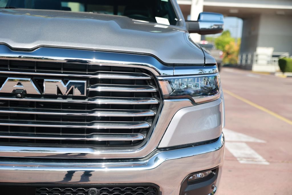 Used 2025 RAM 1500 Laramie w/ Advanced Safety Group II AWD/4WD image 5