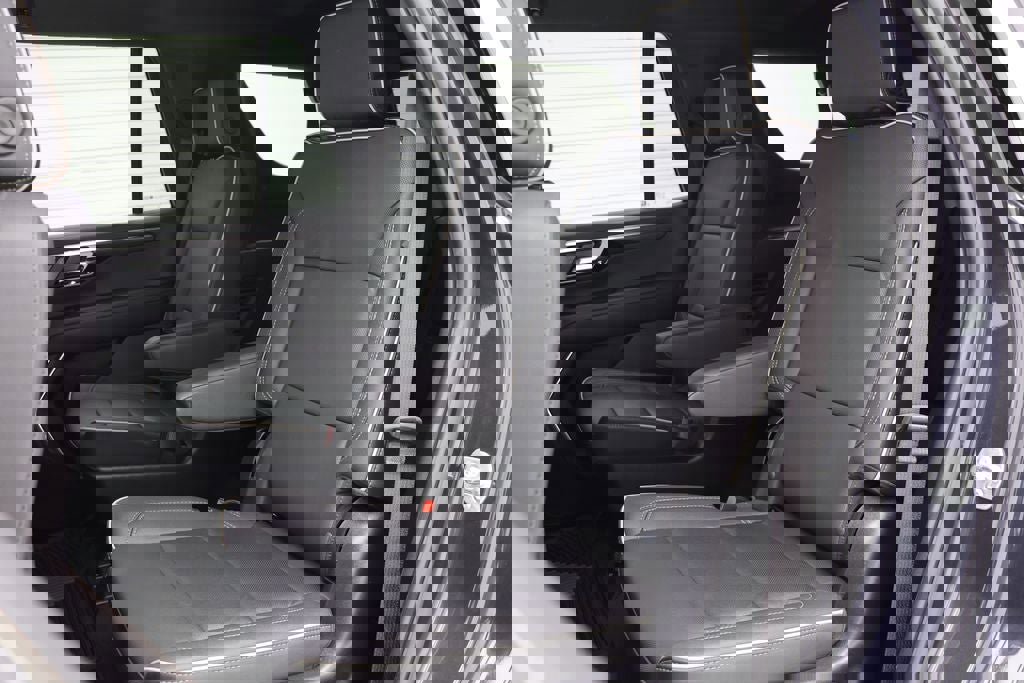 Used 2025 Chevrolet Tahoe Premier AWD/4WD image 12