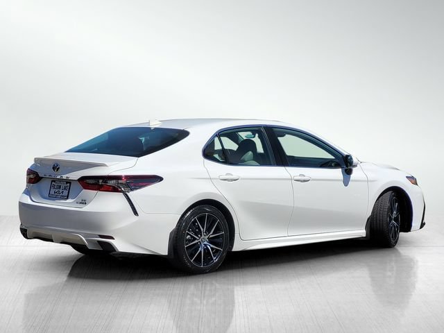 Used 2022 Toyota Camry SE FWD image 4