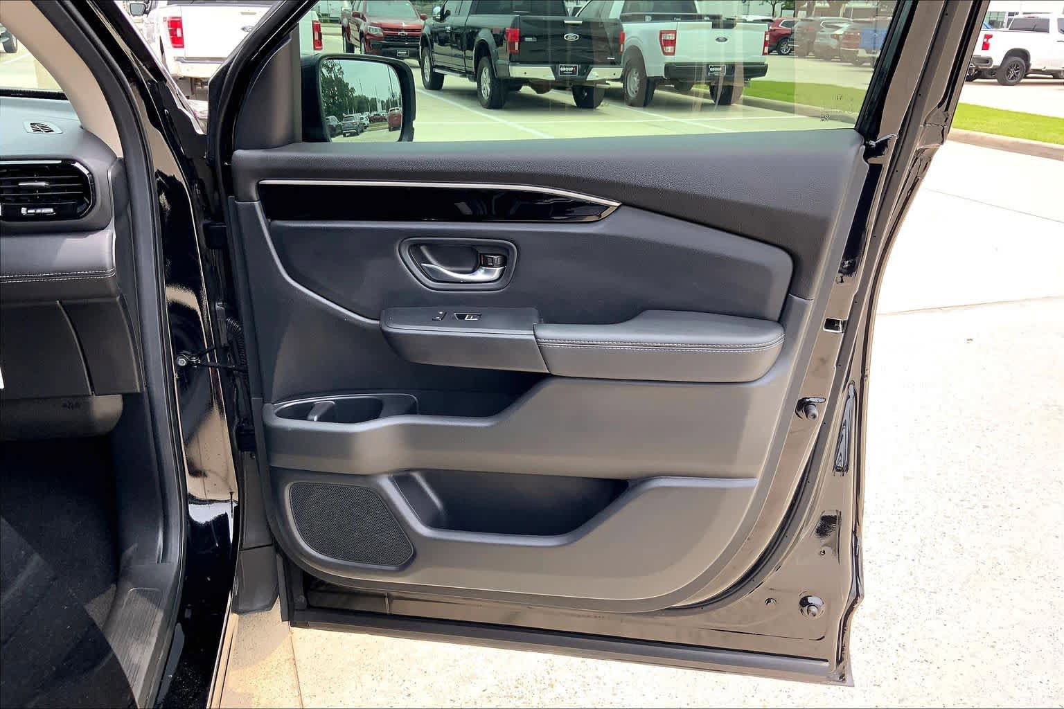 Used 2025 Honda Pilot Touring image 23