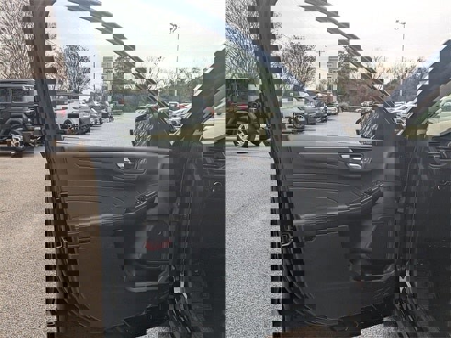 New 2026 Ford Escape SE image 11