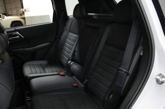 New 2026 Mitsubishi Outlander SE image 25