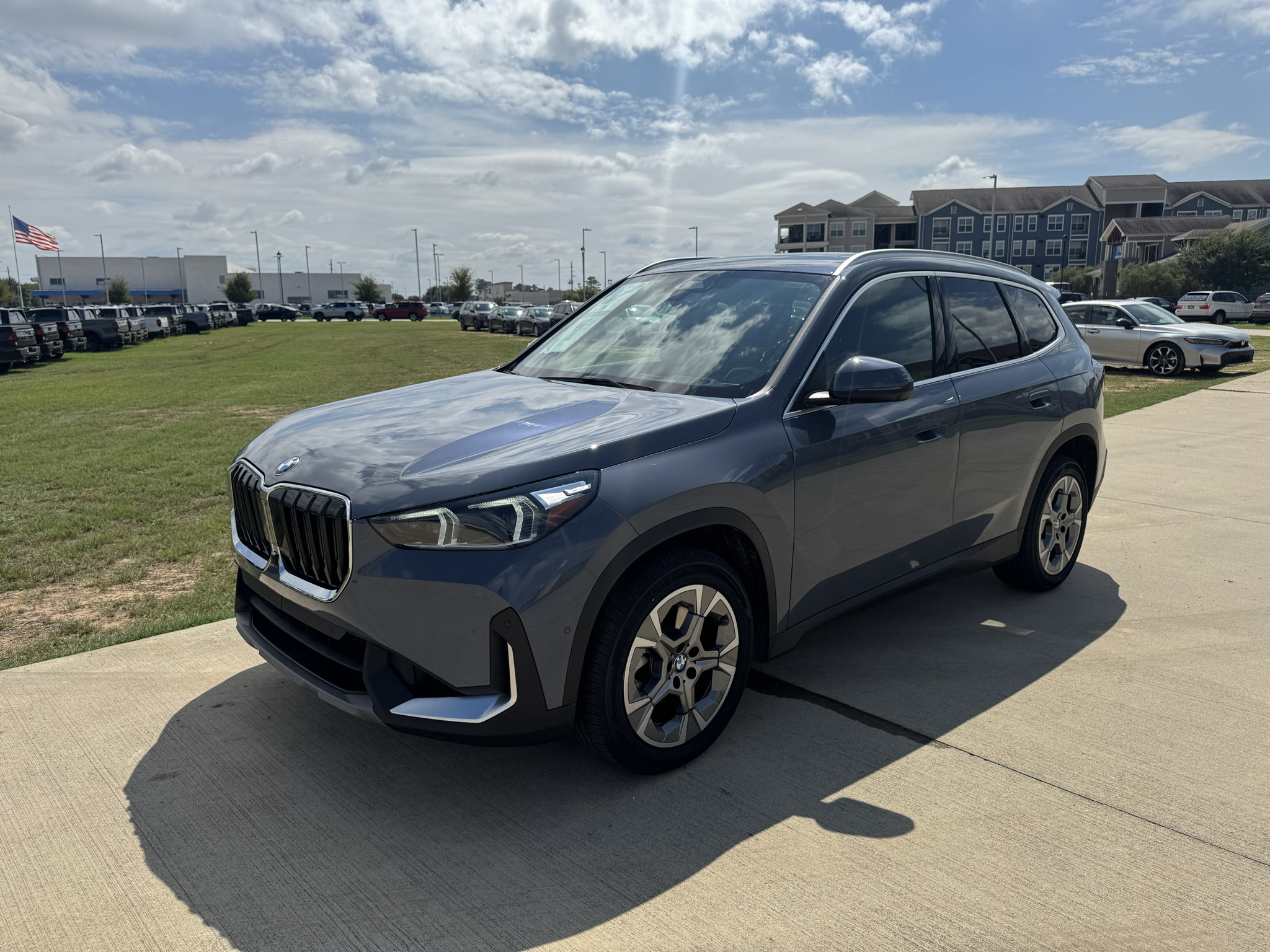 Used 2023 BMW X1 xDrive28i AWD/4WD image 4
