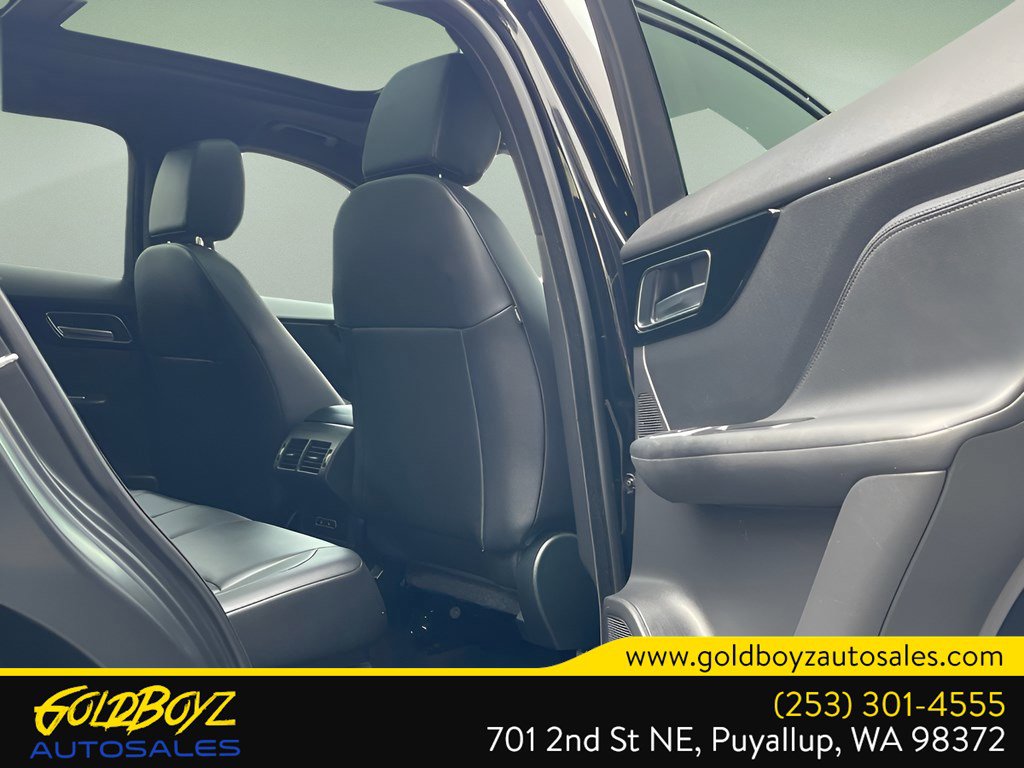 Used 2018 Jaguar F-PACE Premium image 23