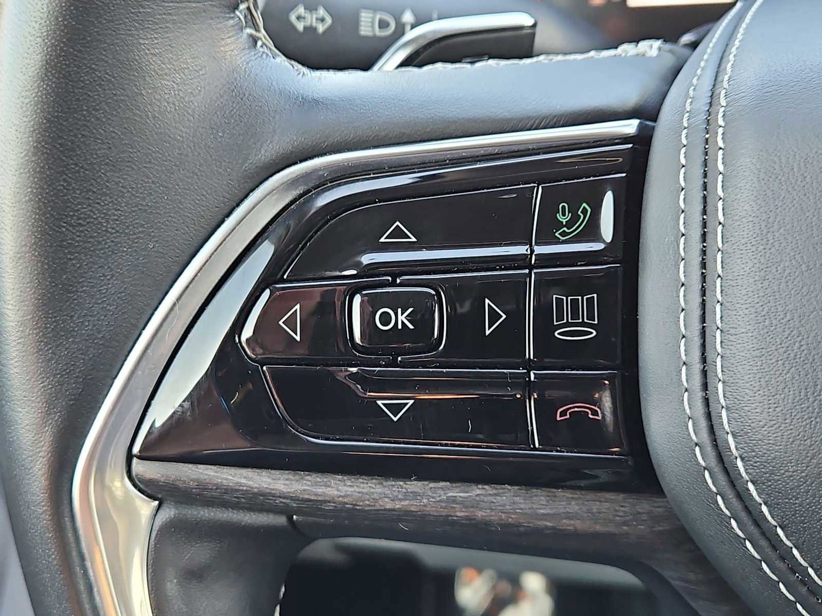 Used 2021 Jeep Grand Cherokee L Overland w/ Trailer Tow Group (B) image 25