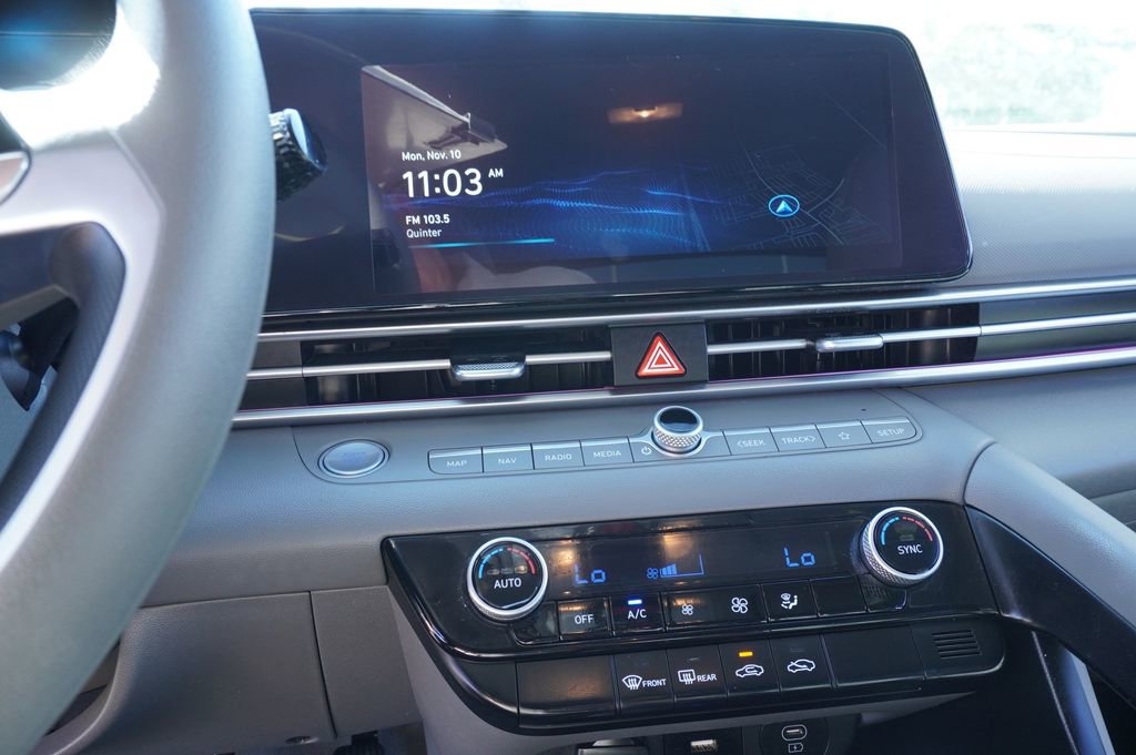 Used 2024 Hyundai Elantra SEL image 19