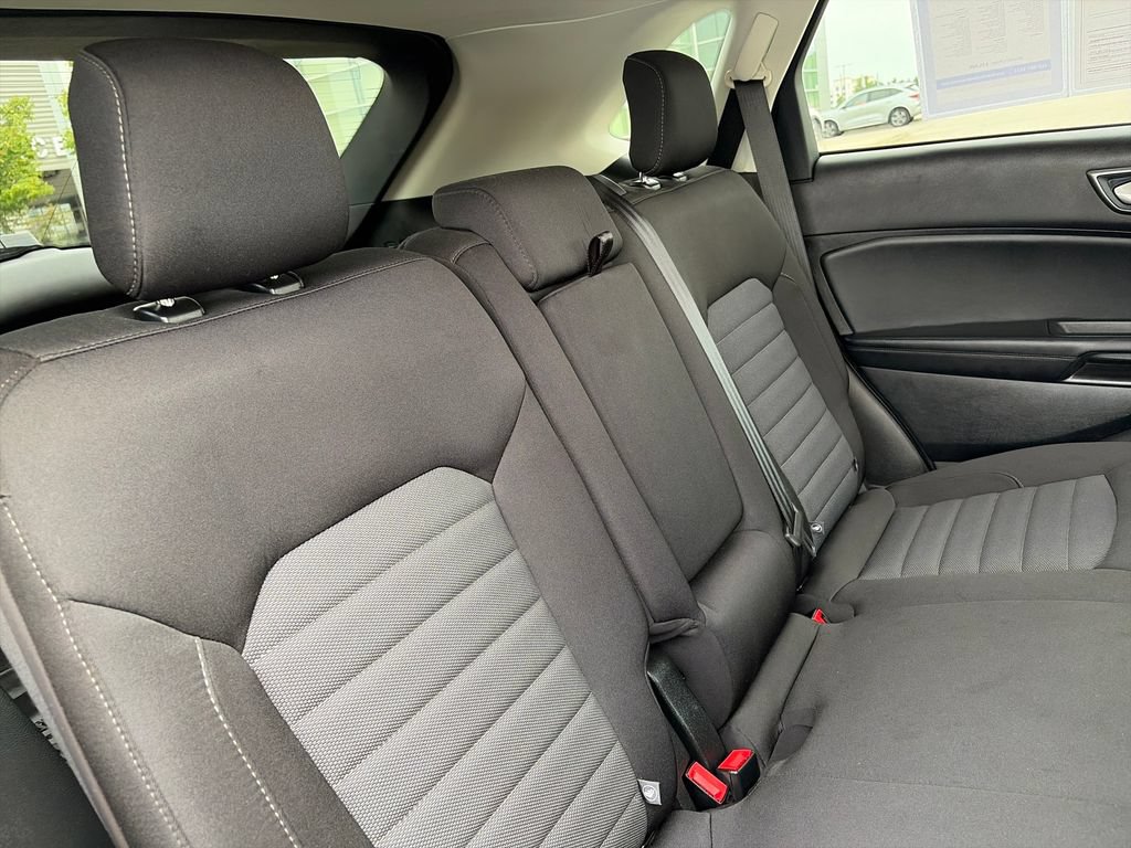 Used 2024 Ford Edge SE w/ Black Appearance Package AWD/4WD image 30