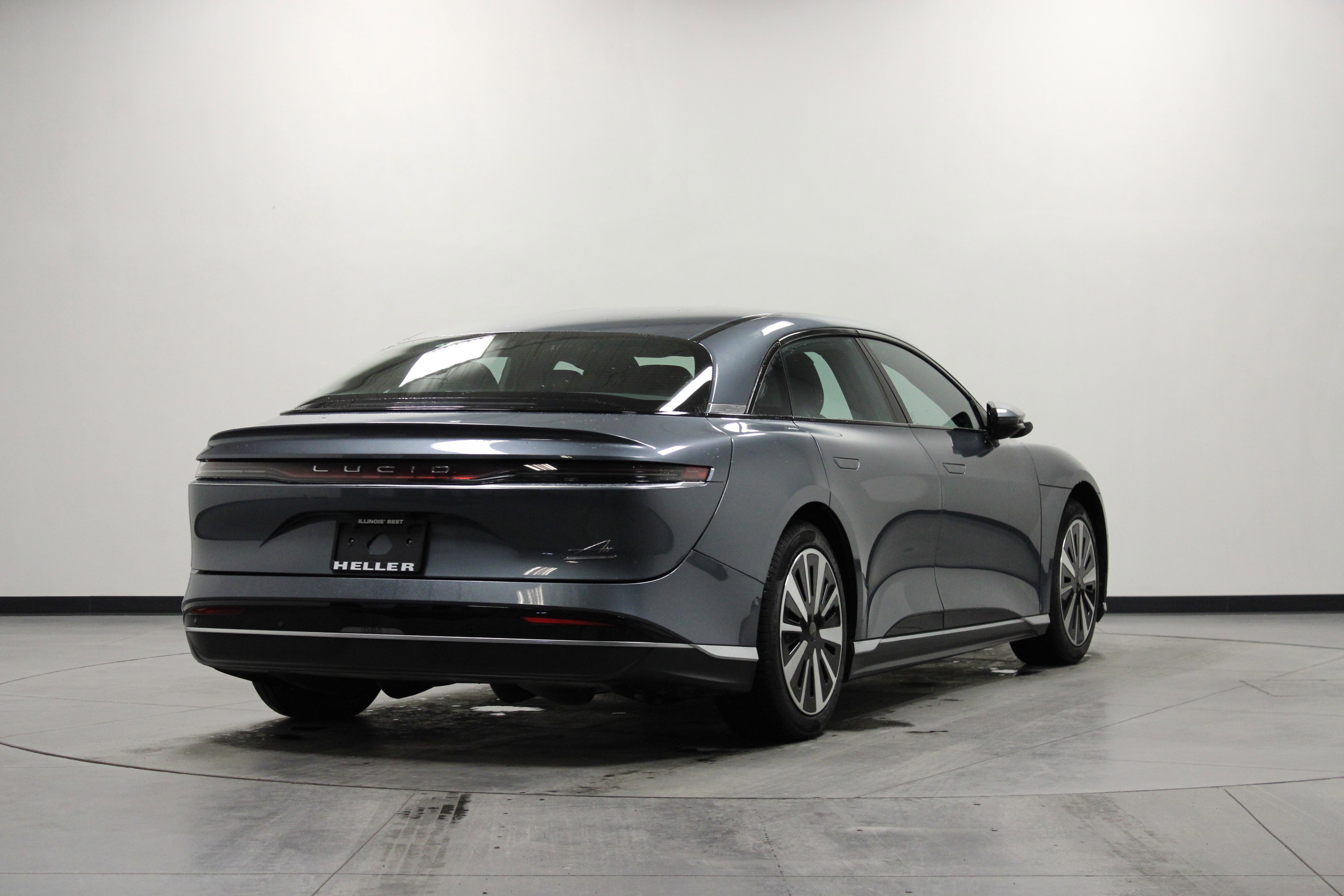 Used 2024 Lucid Air Touring image 4