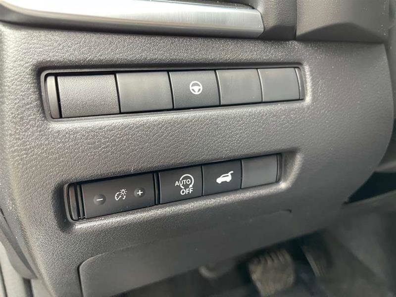 Used 2024 Nissan Rogue SV image 22